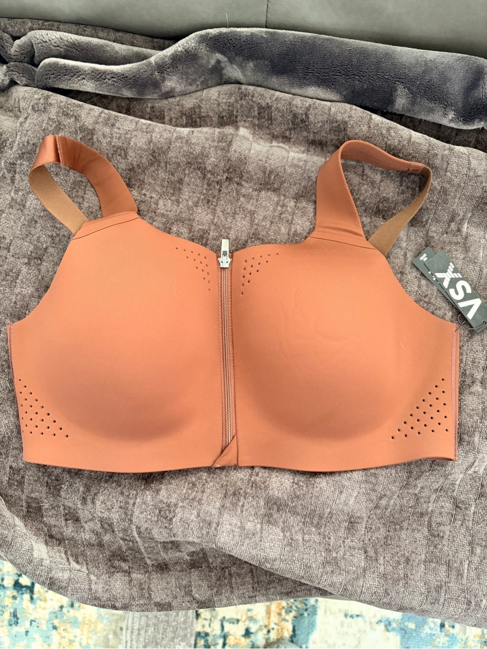 NWT Victoria’s Secret Front-Zip Sports Bra